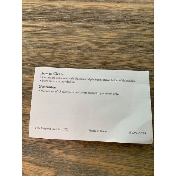 The Pampered Chef Mini Cutters 8 in Metal Tin - Picture 4 of 9